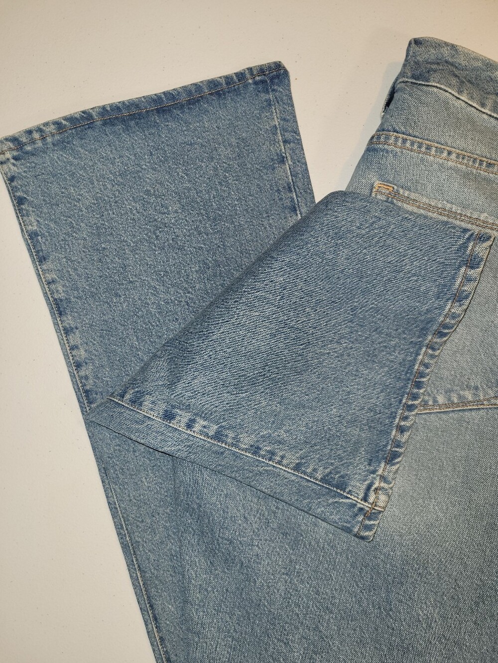 Good American, Light Blue Jeans - Size 10/30 - Picture 5 of 15